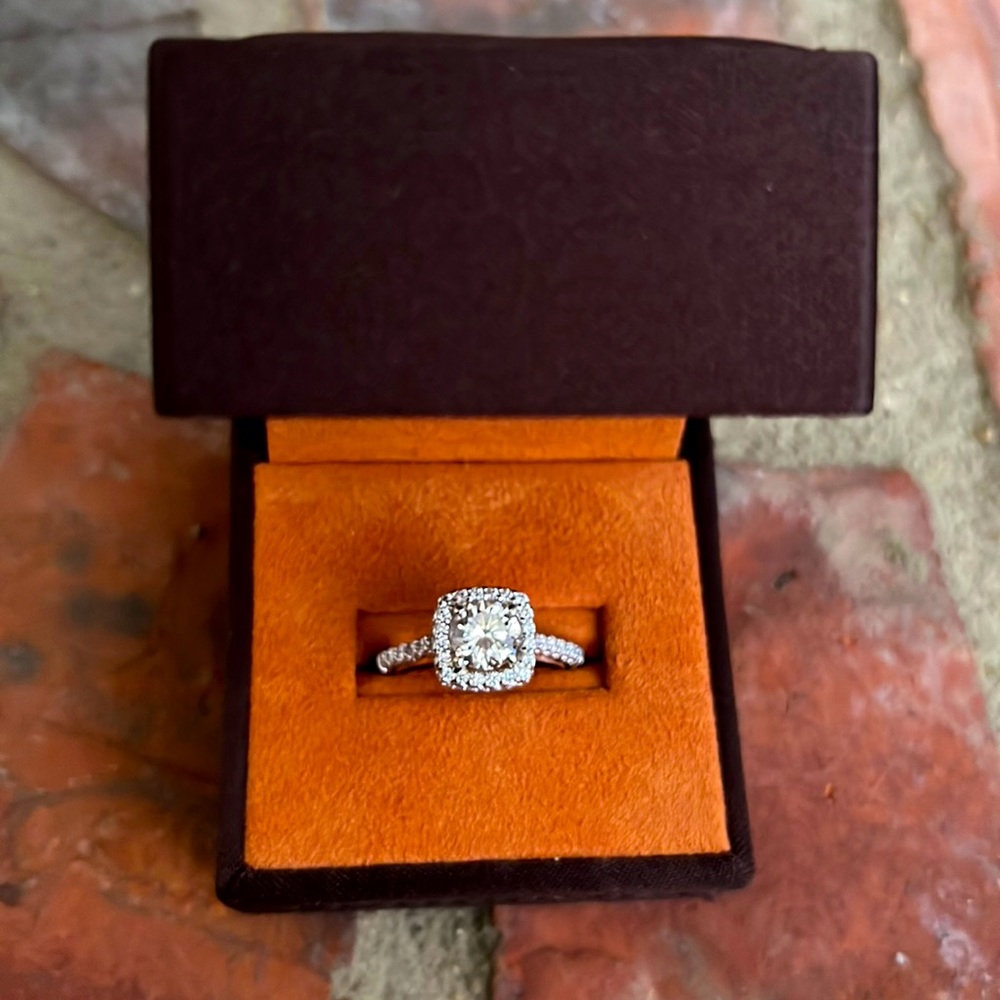 Verragio Halo Engagement Ring